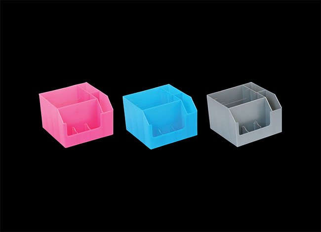 กล่องเครื่องเขียน  Dimension : 145 x 145 x 100mm BU 1226