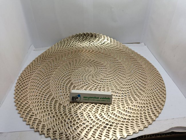 พลาสติกสีทอง ปูร้องพื้น รองจาน รองแก้ว โต๊ะรับประทานอาหาร Bu 8519 พลาสติกสีทอง ปูร้องพื้น รองจาน รองแก้ว โต๊ะรับประทานอาหาร Bu 8519